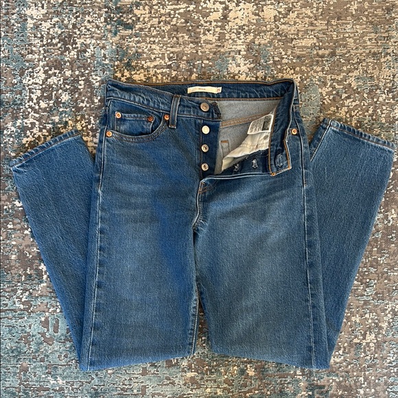 Levi's Women's Wedgie Denim  Blue Jeans Size 25 - Picture 3 of 8